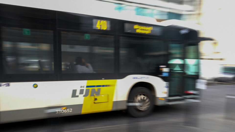 Vakbondsactie eerste test voor minimale dienstverlening bij Lijn: check hier wanneer bus of tram rijdt | VRT NWS: nieuws