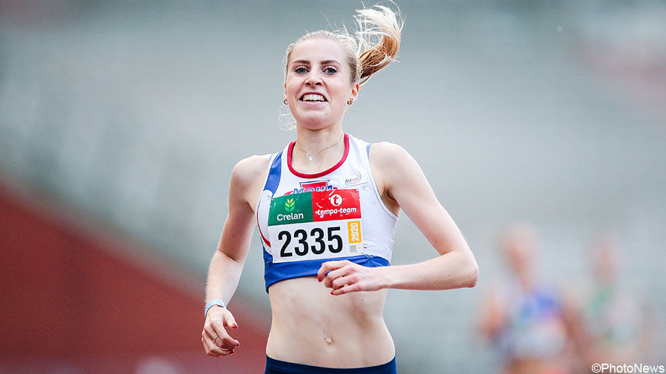 Elise Vanderelst veroverde gisteren het Belgisch record op de 1.500 meter indoor.
