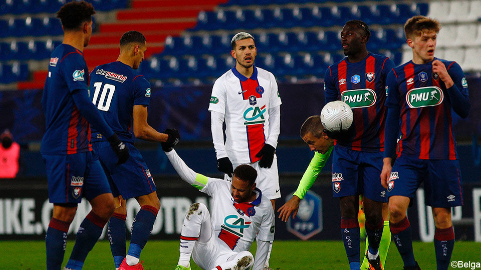 Neymar raakte geblesseerd in het bekerduel met Caen.