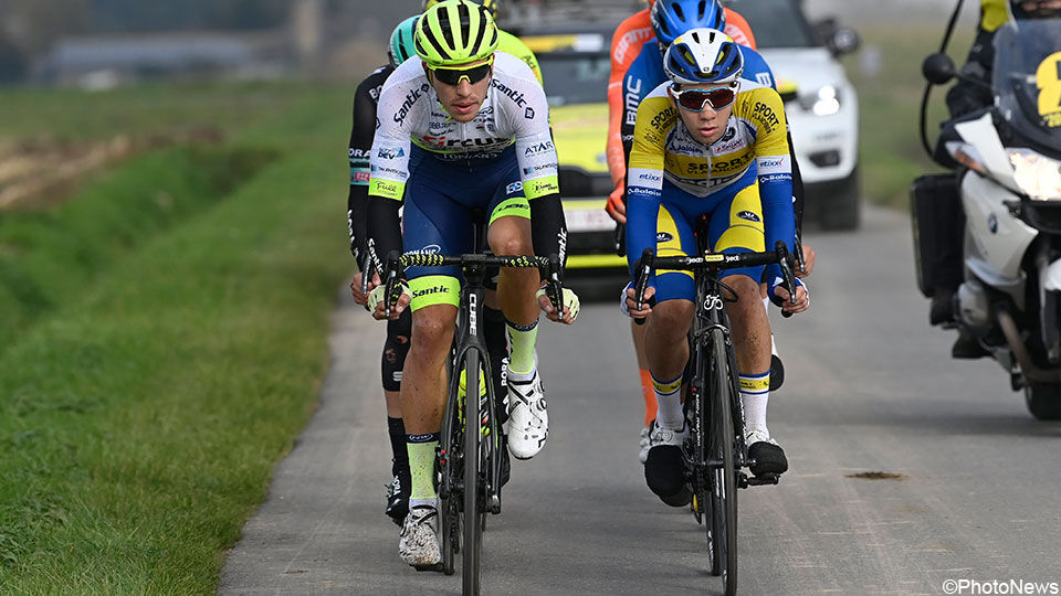 Fabio Van Den Bossche (rechts) zat vorig jaar in de lange vlucht van de Ronde.
