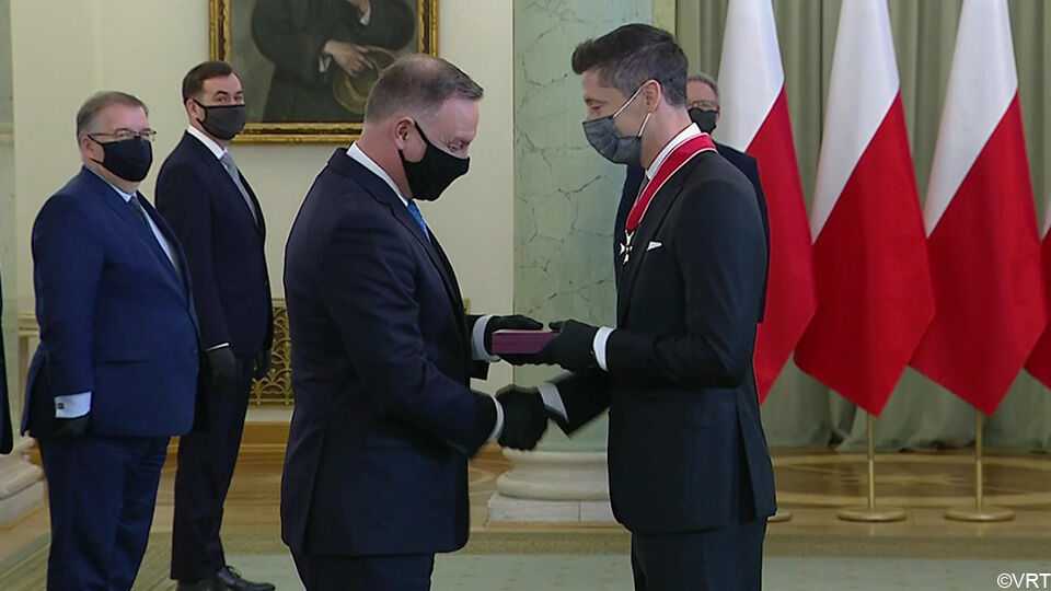 Robert Lewandowski kreeg de onderscheiding van de Poolse president Andrzej Duda.