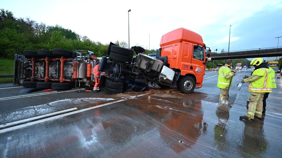 Traffic misery after chocolate milk tanker turns over on Antwerp ...