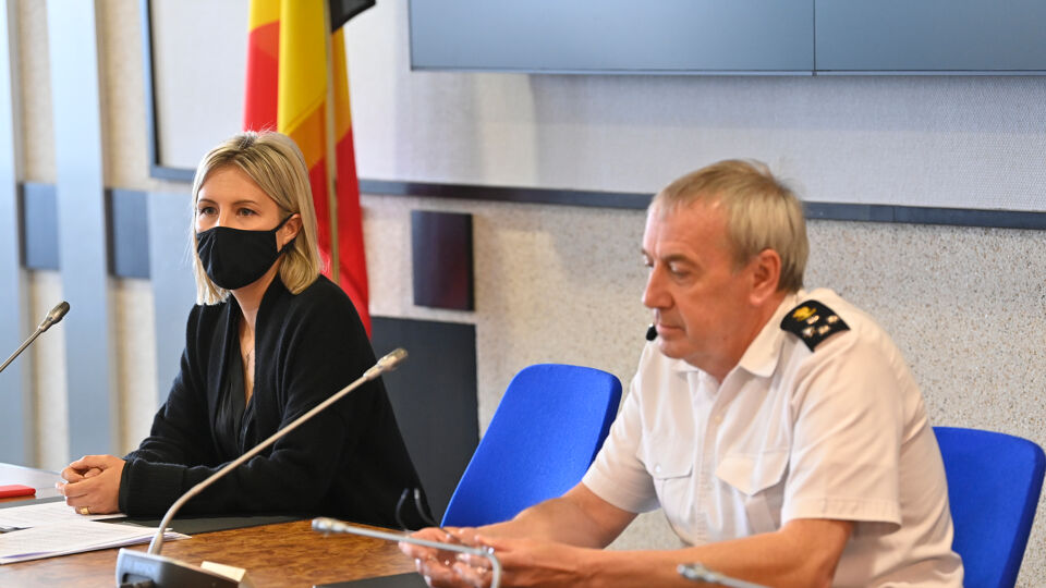 Minister van Defensie Dedonder en stafchef Hofman.