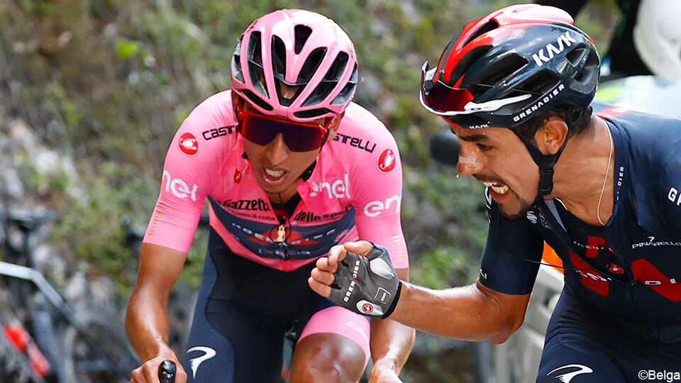 Dit jaar won Egan Bernal de Giro met de steun van zijn ploegmakker Daniel Felipe Martinez.