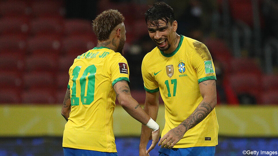 Neymar en Paqueta vieren de 5e Braziliaanse zege op een rij.