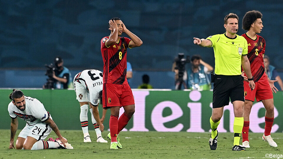België won met 1-0 van Portugal, maar de ref was mild voor Portugese overtredingen.