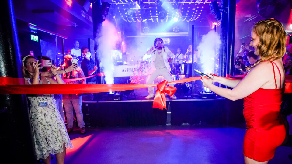 FOTO: In deze nachtclub in Londen werd de dansvloer vannacht officieel heropend.