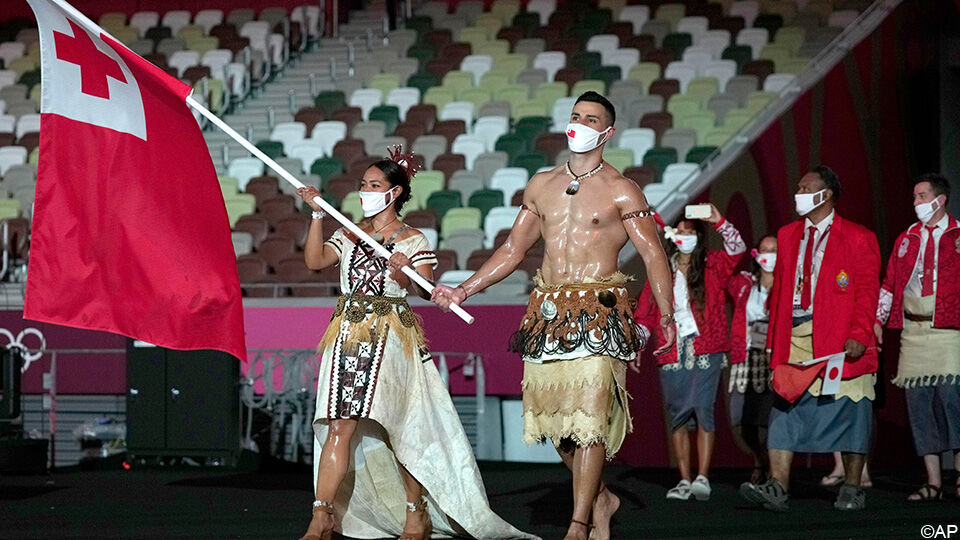Pita Taufatofua showde zijn indrukwekkende torso tijdens de openingsceremonie.