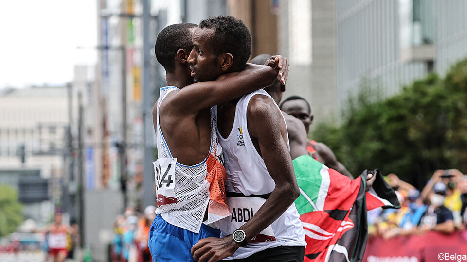 Abdi Nageeye en Bashi Abdi na hun triomf op de Olympische Spelen.