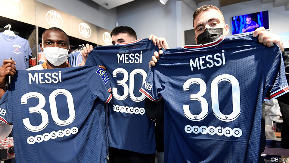 Fans met shirt Messi.