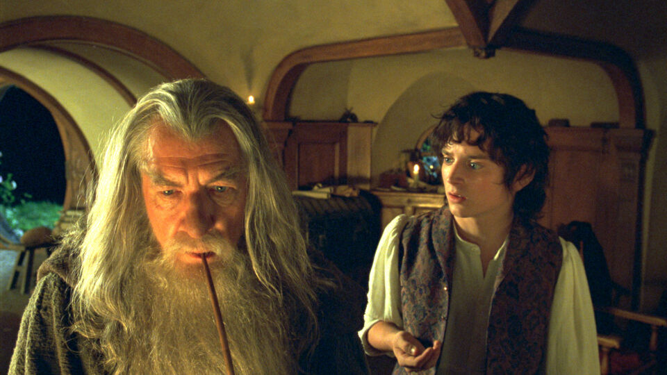 Elijah Wood en Ian McKellen in de filmreeks "The lord of the rings" (2001)