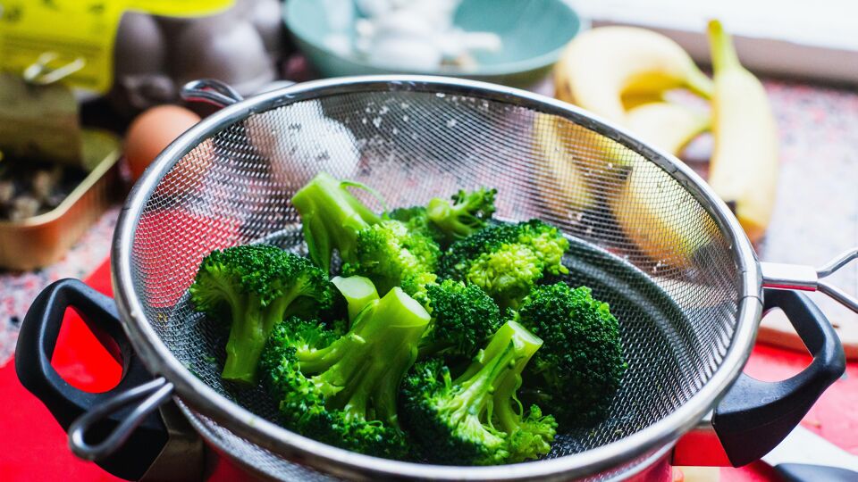 Broccoli, spruitjes en andere kolen kunnen onaangename geuren produceren in de mond.