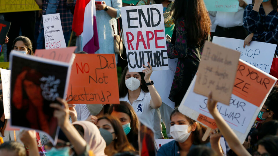 In september vorig jaar kwamen heel wat mensen op straat in Pakistan na de brutale verkrachting van een vrouw.