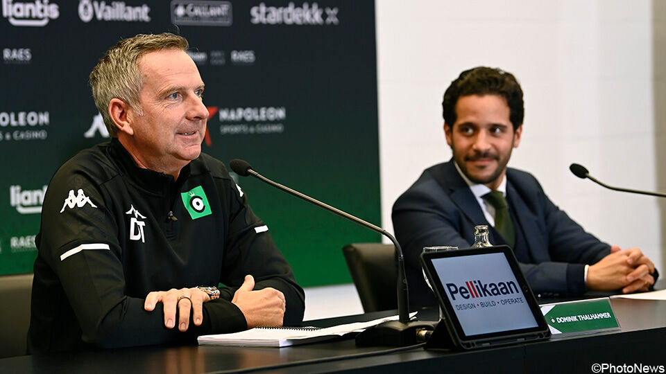 Dominik Thalhammer werd op de persconferentie geflankeerd door technisch directeur Carlos Avina.