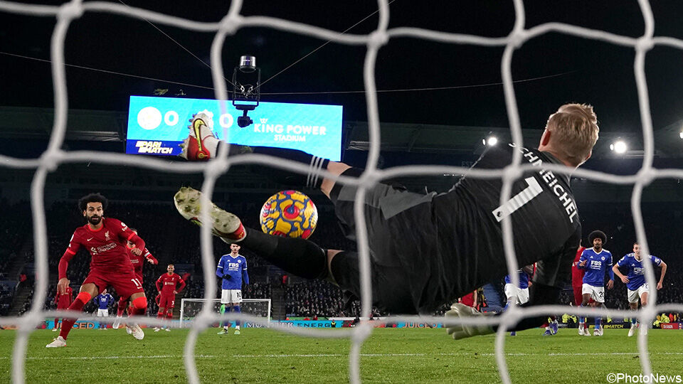 Salah raakte vanaf de stip niet voorbij Leicester-doelman Schmeichel.
