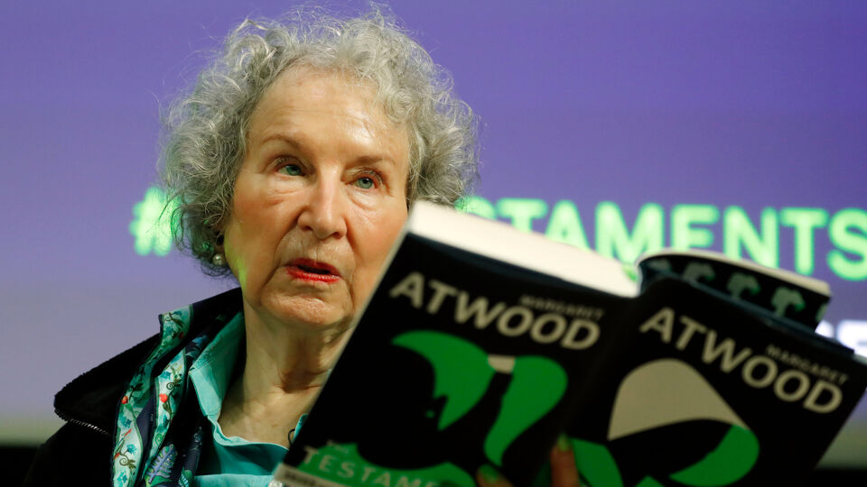 De oplichter bemachtigde ook een manuscript van de prijswinnende Canadese schrijfster Margaret Atwood