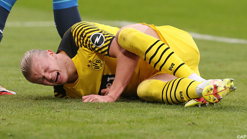 Erling Haaland viel tijdens de wedstrijd tegen Hoffenheim uit met spierproblemen.