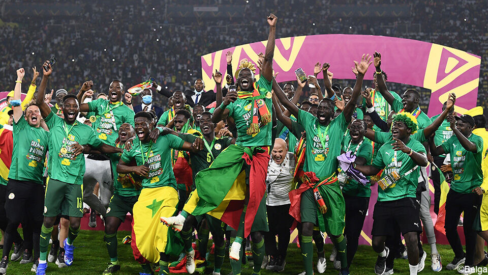Mendy bracht redding, Mané maakte het af voor Senegal.