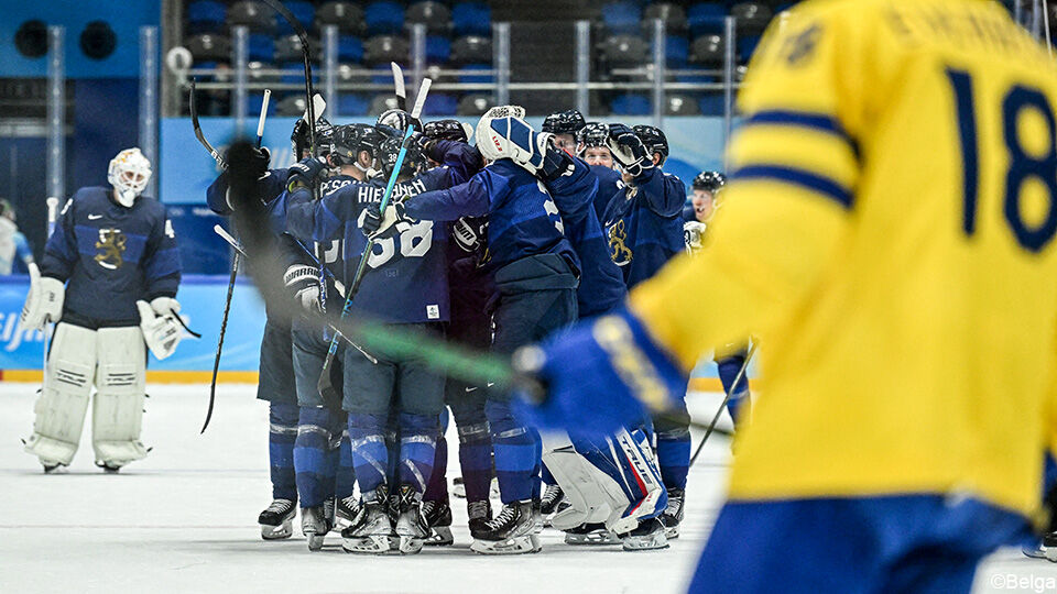 Finland viert de zege tegen rivaal Zweden.