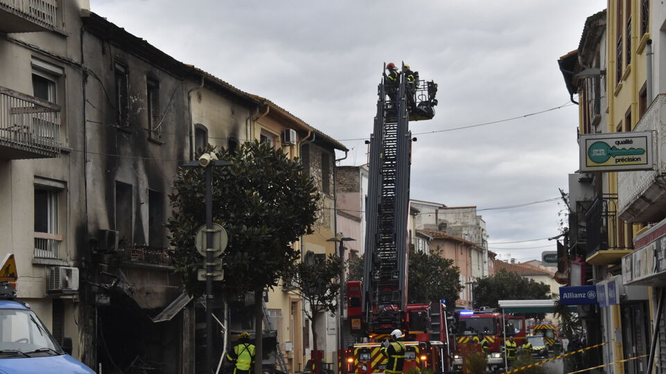 De brand in Saint-Laurent-de-la-Salanque beschadigde 13 woningen.