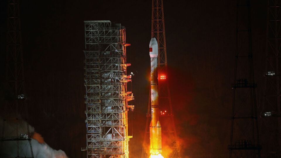 Een deel van een Chinese "Long March 3C-draagraket" zou begin maart inslaan op de maan
