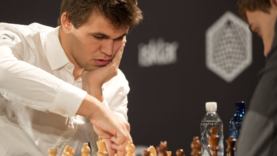 Schaker Magnus Carlsen zal zijn titel volgend jaar niet verdedigen.