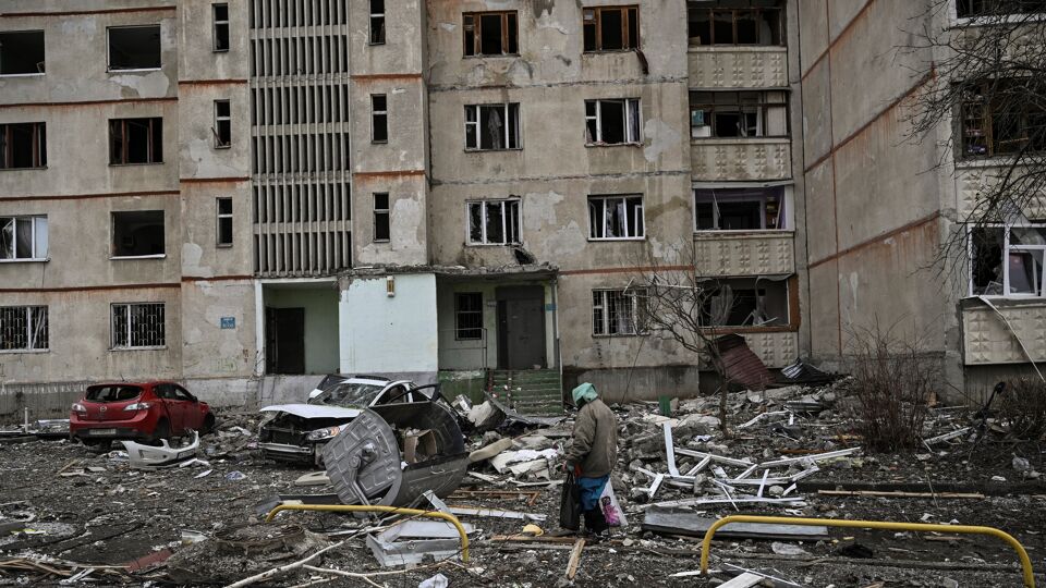 Verwoest appartementsgebouw in Charkov