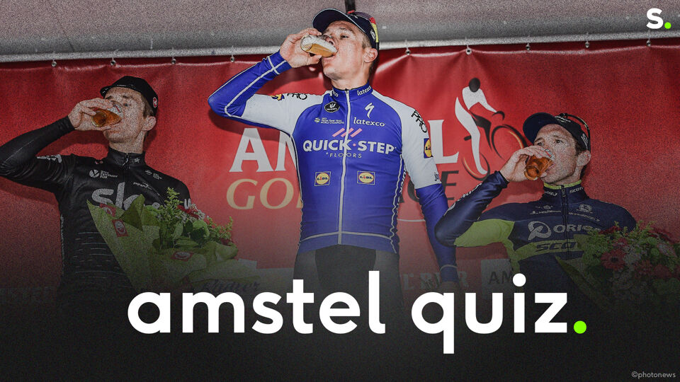 Op het podium van de Amstel Gold Race wordt al eens een pintje gedronken. 