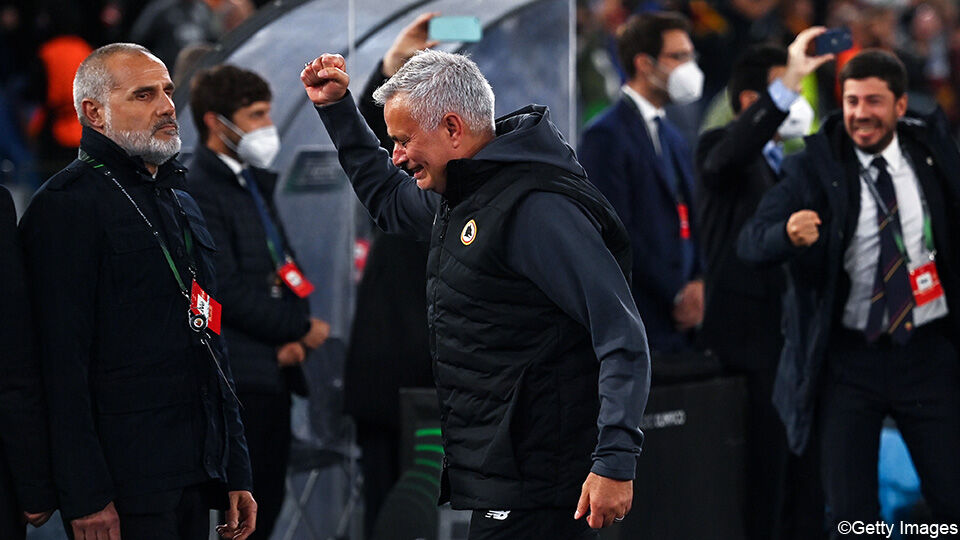 José Mourinho hield het niet droog na het laatste fluitsignaal.