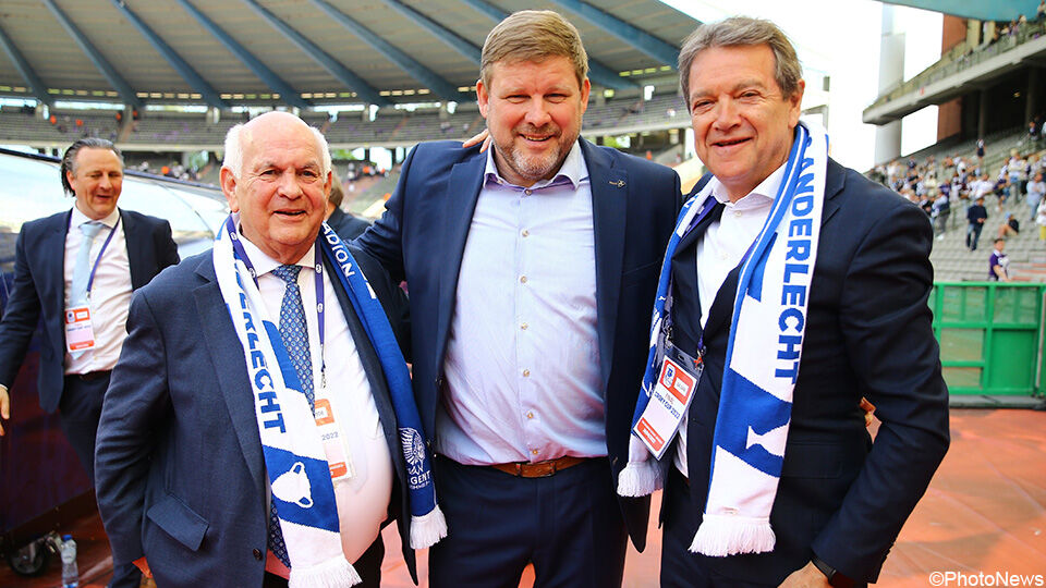 Voorzitter Ivan De Witte, trainer Hein Vanhaezebrouck en manager Michel Louwagie