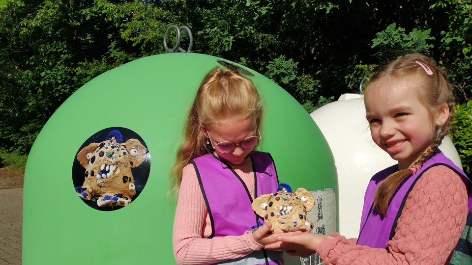 Leerlingen uit HeiligHart OudHeverlee maken glasbolbewakers om