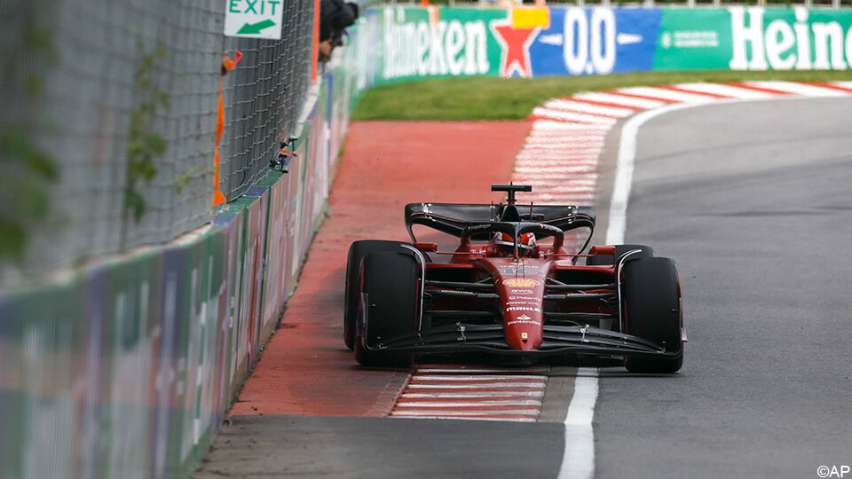 Ferrari-rijder Charles Leclerc op het circuit in Montreal.