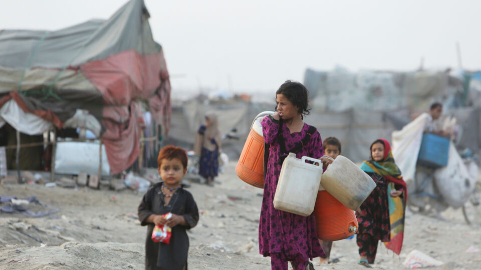 Afghaanse vluchtelingen in een vluchtelingenkamp in Pakistan