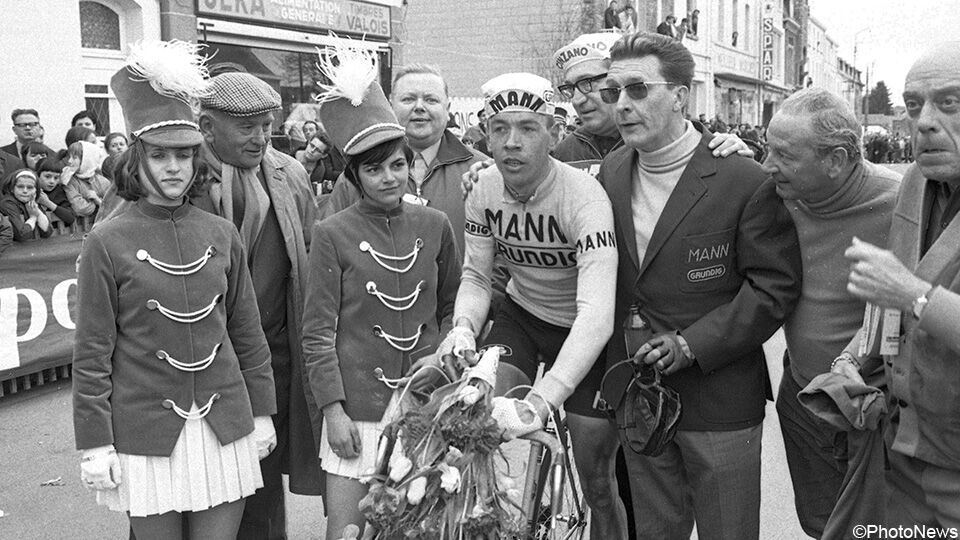 Herman Van Springel na overwinning in de Ronde van België in 1968. 