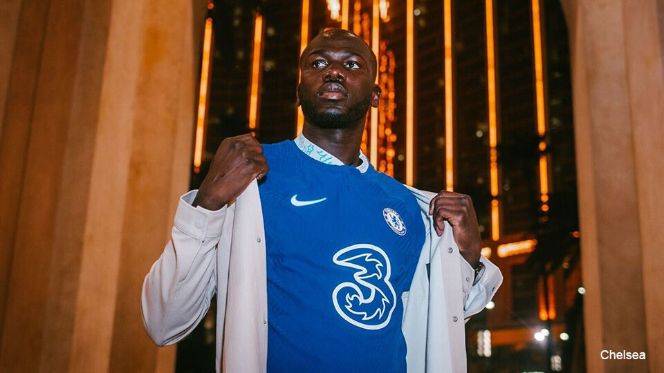 Kalidou Koulibaly in het shirt van zijn nieuwe werkgever.