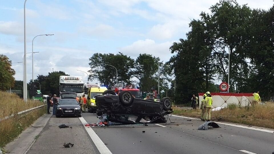 wat betreft Sociaal Kort geleden Dodelijk ongeval op A12 in Strombeek-Bever | VRT NWS: nieuws