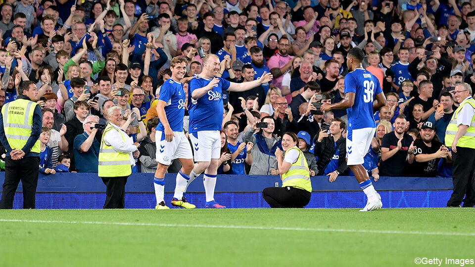 Everton speelde gisteren een "match for peace" tegen Dinamo Kiev.