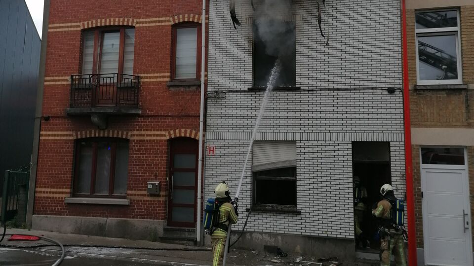 Ondanks het snelle optreden van de brandweer brandde de woning helemaal uit