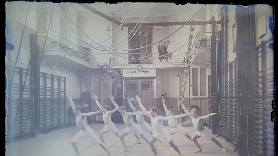  Studenten LO  in de turnzaal van het HILO in Gent rond 1925, foto UGent