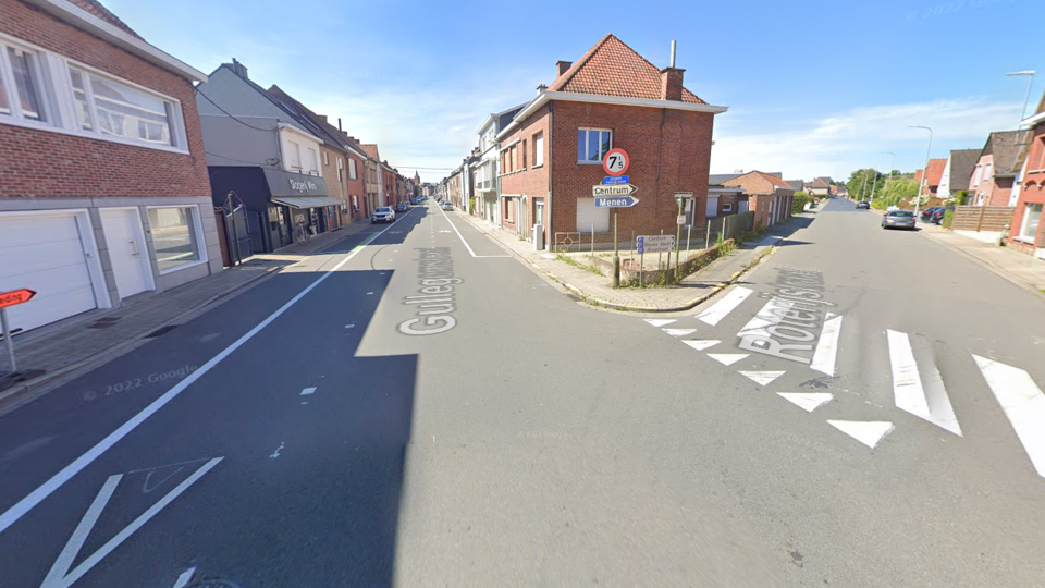 Het ongeval gebeurde op de hoek van de Roterijstraat en de Gullegemstraat