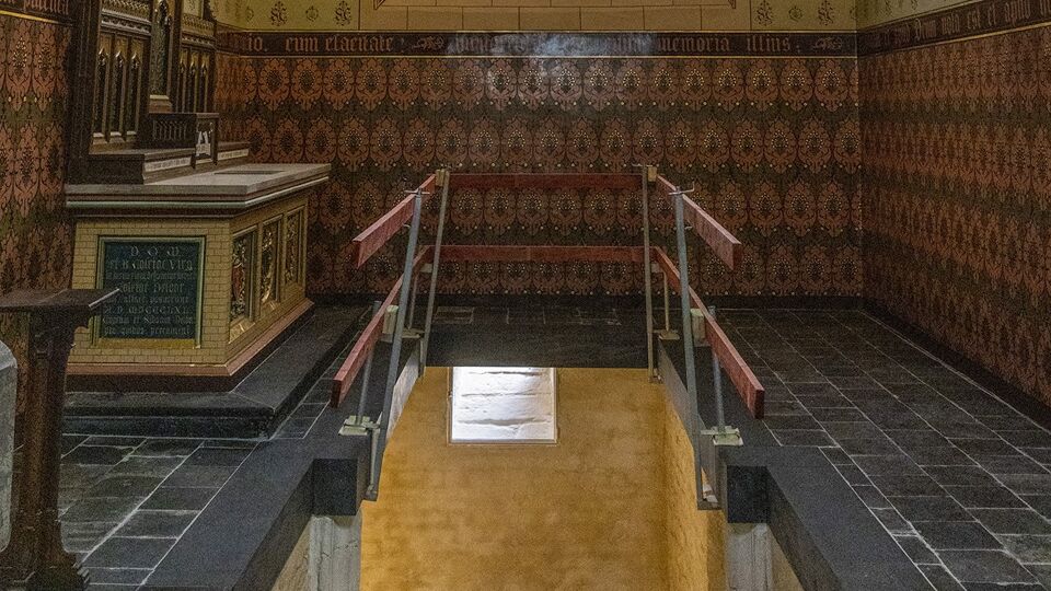 Crypte Ronse Oude toegang naar de crypte van Sint-Hermesbasiliek in Ronse gaat na ...