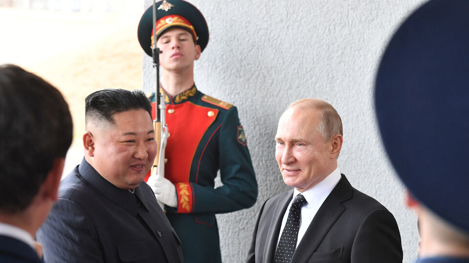 Archiefbeeld van de Noord-Koreaanse leider Kim Jong-un en de Russische president Vladimir Poetin