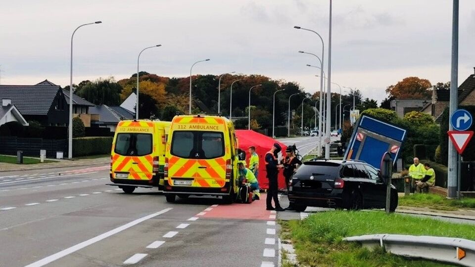 Fietsster Omgekomen Bij Aanrijding Vrachtwagen In Sint-Niklaas | VRT ...