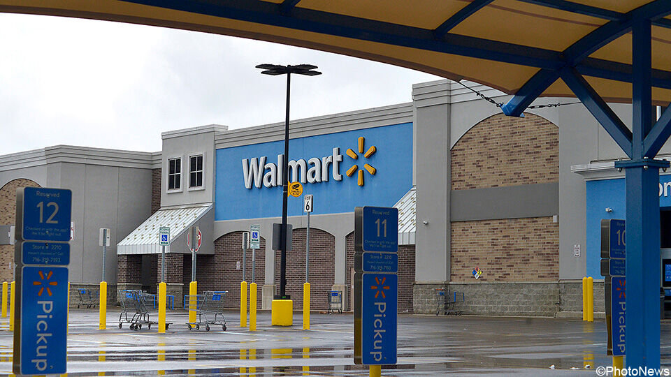 Walmart is een Amerikaanse supermarktketen van de familie Walton, die achter de cross in Fayetteville zitten.