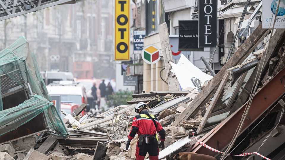 Gebouwen Ingestort In Centrum Van Rijsel: één Gewonde, Vermoedelijk Nog ...