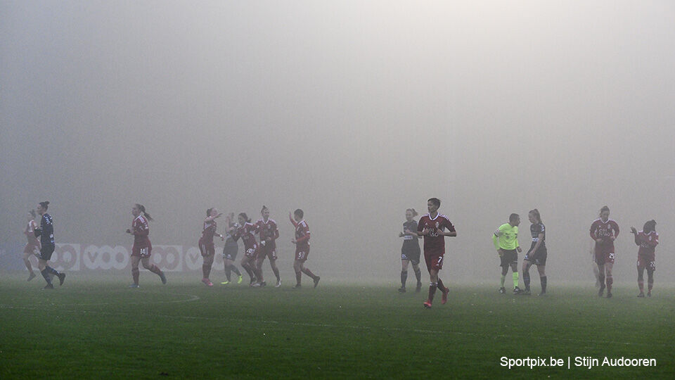 De mist in Luik kwam stevig opzetten in de 2e helft.