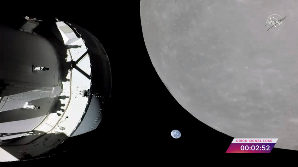 marionet Lui uitlokken Het wachten wordt beloond: deze close-upfoto's kon ruimteschip Orion maken  van achterkant van de maan | VRT NWS: nieuws