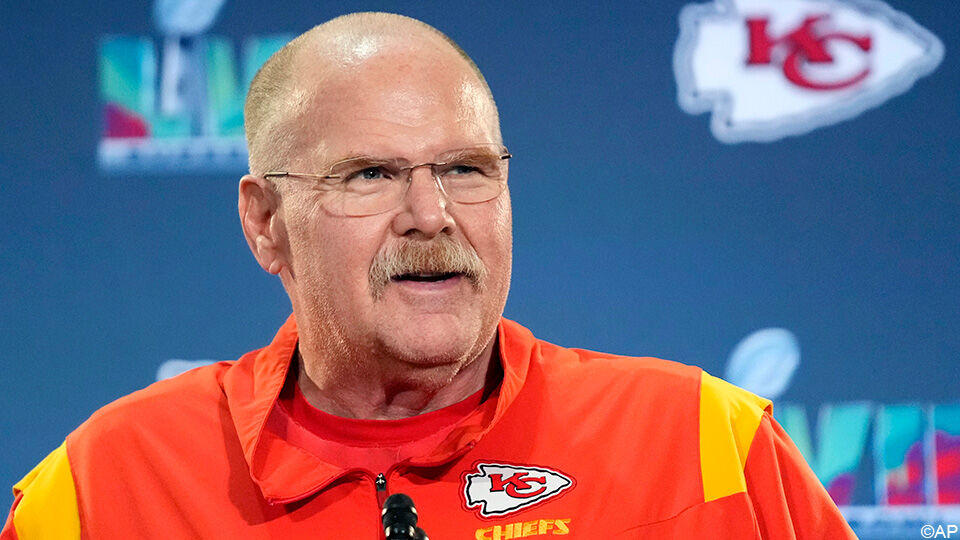 Andy Reid is de hoofdcoach van de Kansas City Chiefs, maar coachte in het verleden de Philadelphia Eagles.