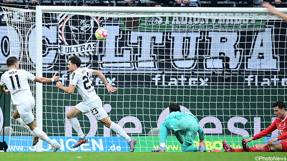 Mönchengladbach viert het doelpunt van Hofmann.
