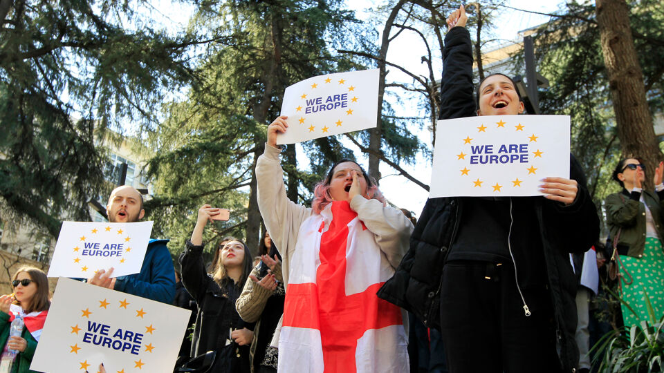 laat omstreden wetsvoorstel over buitenlandse agenten